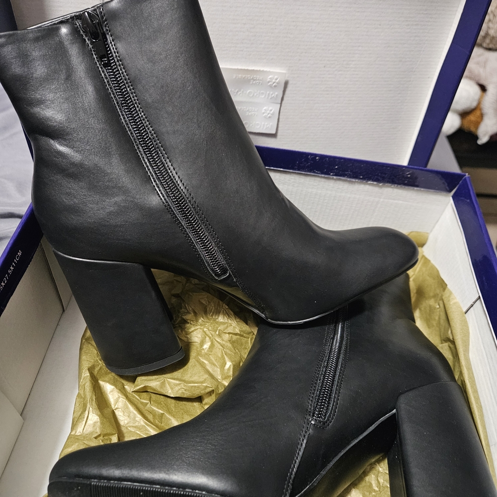 Elegant Black Ankle Boots
